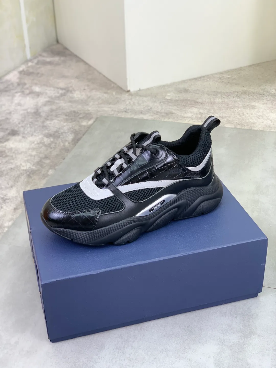 Men's shoes 💰P480 new style 💰new color high quality🔥🔥🔥, Dior [Dior] official website newly released 1:1 copy, the shoe body is made of imported original fine and breathable cloth and selected first-layer cowhide ➕original fine mesh lining insole, perfect shape and top quality 🙈rubber foam combination outsole is super light and wear-resistant👣, super hot style Code number: 38-45 (46 47 customized)